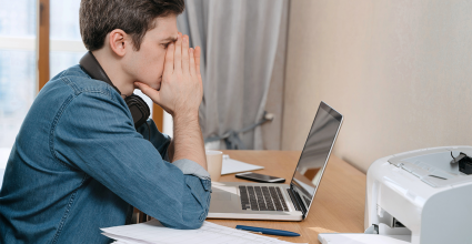 jeune face à la crise sanitaire étude à la maison