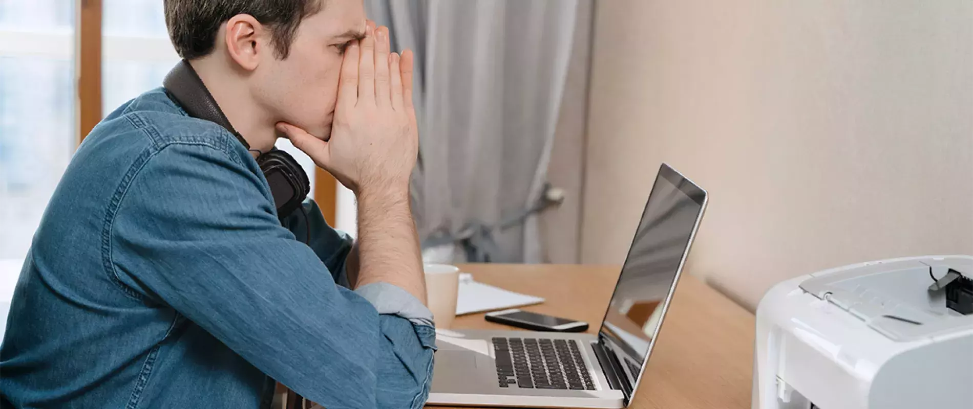 jeune face à la crise sanitaire étude à la maison